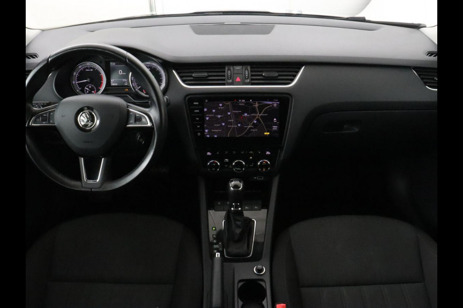 Škoda Octavia 1.0 TSI Style | Stoelverwarming | Camera | Trekhaak | Carplay | Navigatie | Canton Sound | Sfeerverlichting | Full LED | Climate control | Cruise control | Keyless