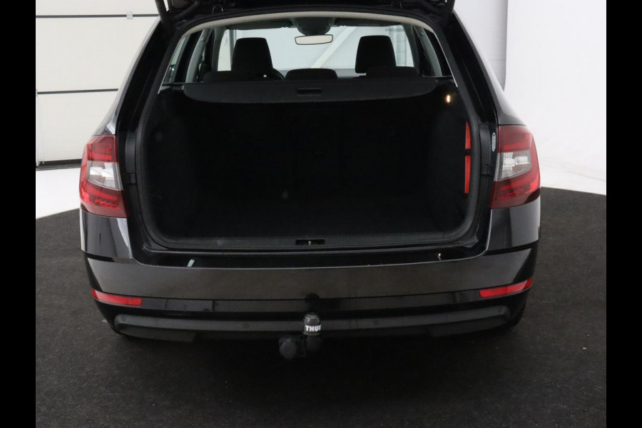 Škoda Octavia 1.0 TSI Style | Stoelverwarming | Camera | Trekhaak | Carplay | Navigatie | Canton Sound | Sfeerverlichting | Full LED | Climate control | Cruise control | Keyless