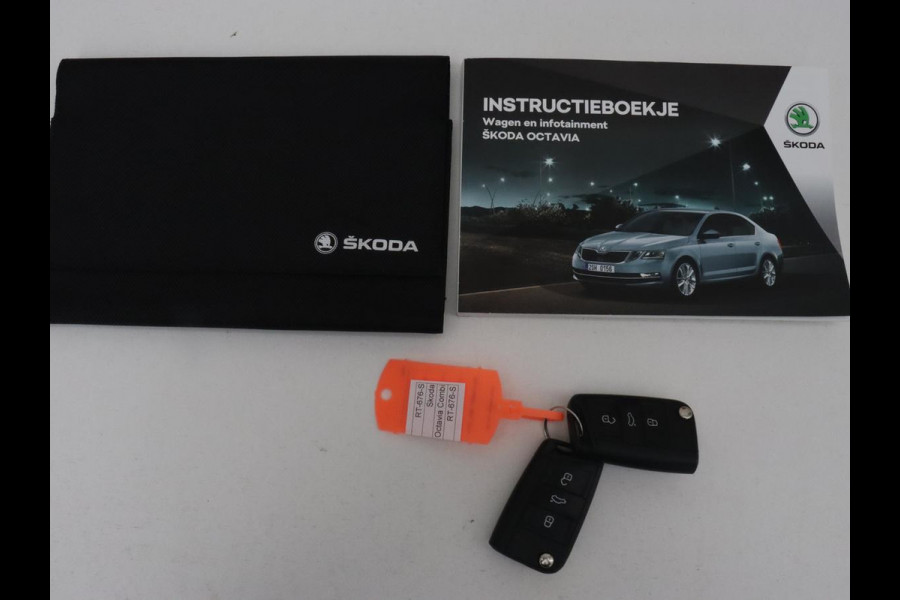 Škoda Octavia 1.0 TSI Style | Stoelverwarming | Camera | Trekhaak | Carplay | Navigatie | Canton Sound | Sfeerverlichting | Full LED | Climate control | Cruise control | Keyless