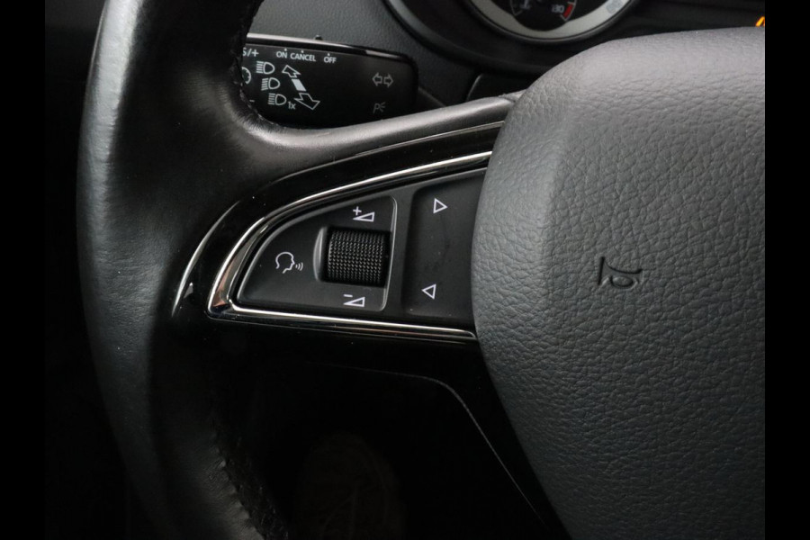 Škoda Octavia 1.0 TSI Style | Stoelverwarming | Camera | Trekhaak | Carplay | Navigatie | Canton Sound | Sfeerverlichting | Full LED | Climate control | Cruise control | Keyless