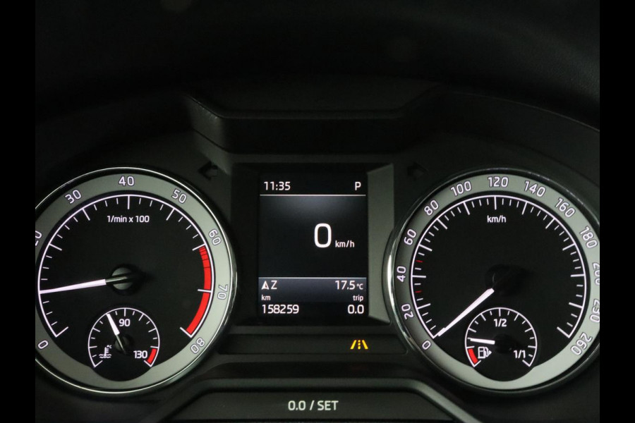 Škoda Octavia 1.0 TSI Style | Stoelverwarming | Camera | Trekhaak | Carplay | Navigatie | Canton Sound | Sfeerverlichting | Full LED | Climate control | Cruise control | Keyless