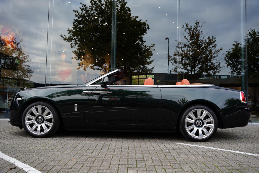 Rolls-Royce Dawn 6.6 V12
