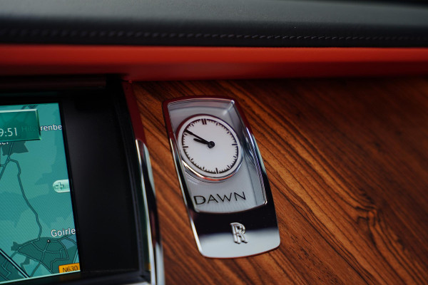 Rolls-Royce Dawn 6.6 V12