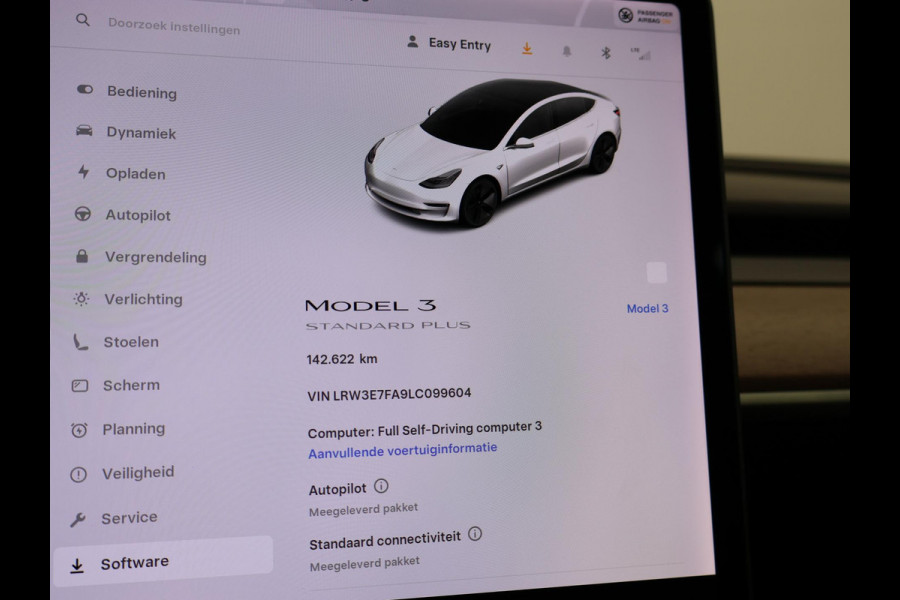 Tesla Model 3 60 kWh RWD *BTW* + LEDER | AUTOPILOT | PANORAMA | 3 CAMERA'S | PRIVACY GLASS