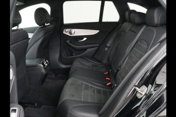 Mercedes-Benz C-Klasse 300e AMG Night | Adaptive cruise | Stoelverwarming | Carplay | Leder/Alcantara | Camera | Burmester Surround | Navigatie | Sfeerverlichting | Digital Cockpit | PHEV | Plug In