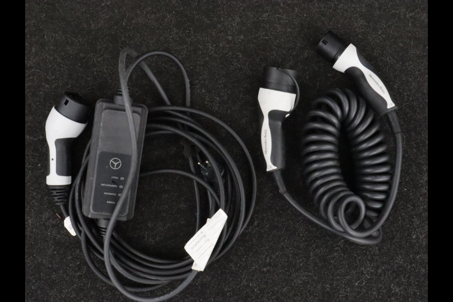 Mercedes-Benz C-Klasse 300e AMG Night | Adaptive cruise | Stoelverwarming | Carplay | Leder/Alcantara | Camera | Burmester Surround | Navigatie | Sfeerverlichting | Digital Cockpit | PHEV | Plug In