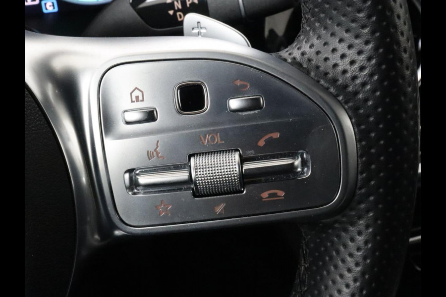 Mercedes-Benz C-Klasse 300e AMG Night | Adaptive cruise | Stoelverwarming | Carplay | Leder/Alcantara | Camera | Burmester Surround | Navigatie | Sfeerverlichting | Digital Cockpit | PHEV | Plug In