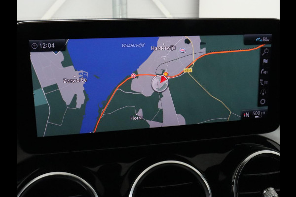 Mercedes-Benz C-Klasse 300e AMG Night | Adaptive cruise | Stoelverwarming | Carplay | Leder/Alcantara | Camera | Burmester Surround | Navigatie | Sfeerverlichting | Digital Cockpit | PHEV | Plug In