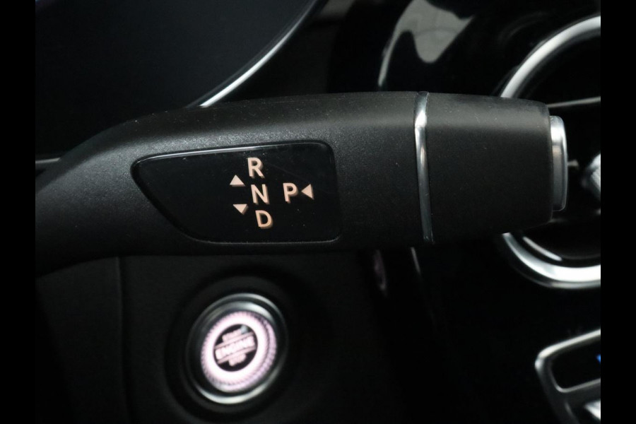 Mercedes-Benz C-Klasse 300e AMG Night | Adaptive cruise | Stoelverwarming | Carplay | Leder/Alcantara | Camera | Burmester Surround | Navigatie | Sfeerverlichting | Digital Cockpit | PHEV | Plug In