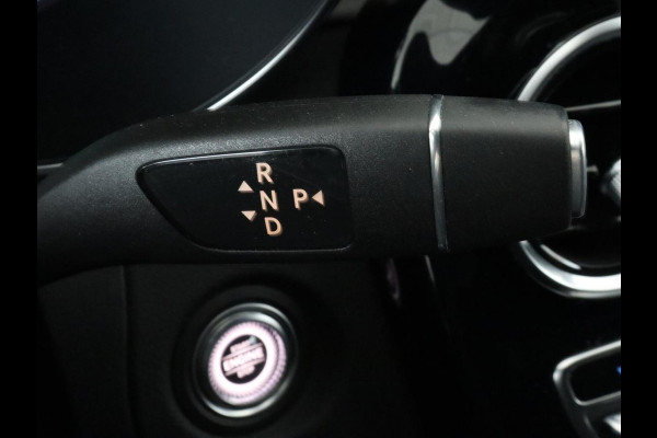 Mercedes-Benz C-Klasse 300e AMG Night | Adaptive cruise | Stoelverwarming | Carplay | Leder/Alcantara | Camera | Burmester Surround | Navigatie | Sfeerverlichting | Digital Cockpit | PHEV | Plug In