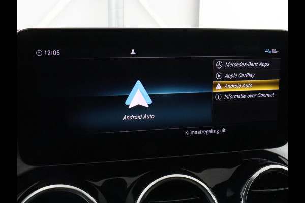 Mercedes-Benz C-Klasse 300e AMG Night | Adaptive cruise | Stoelverwarming | Carplay | Leder/Alcantara | Camera | Burmester Surround | Navigatie | Sfeerverlichting | Digital Cockpit | PHEV | Plug In