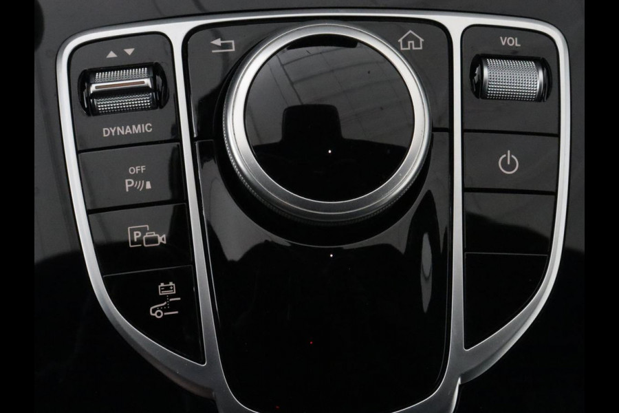 Mercedes-Benz C-Klasse 300e AMG Night | Adaptive cruise | Stoelverwarming | Carplay | Leder/Alcantara | Camera | Burmester Surround | Navigatie | Sfeerverlichting | Digital Cockpit | PHEV | Plug In