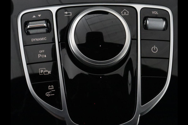 Mercedes-Benz C-Klasse 300e AMG Night | Adaptive cruise | Stoelverwarming | Carplay | Leder/Alcantara | Camera | Burmester Surround | Navigatie | Sfeerverlichting | Digital Cockpit | PHEV | Plug In