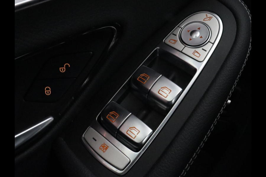 Mercedes-Benz C-Klasse 300e AMG Night | Adaptive cruise | Stoelverwarming | Carplay | Leder/Alcantara | Camera | Burmester Surround | Navigatie | Sfeerverlichting | Digital Cockpit | PHEV | Plug In