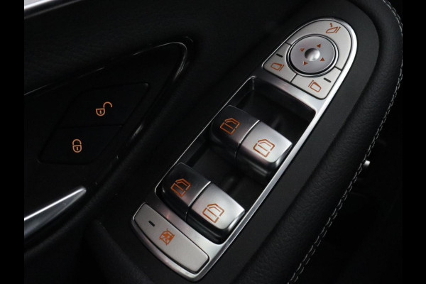 Mercedes-Benz C-Klasse 300e AMG Night | Adaptive cruise | Stoelverwarming | Carplay | Leder/Alcantara | Camera | Burmester Surround | Navigatie | Sfeerverlichting | Digital Cockpit | PHEV | Plug In