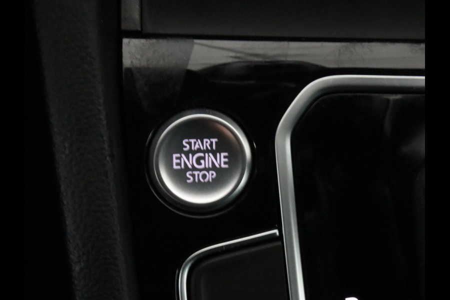 Volkswagen Passat 1.4 TSI GTE | Standkachel | Adaptive cruise | Stoelverwarming | Camera | Matrix LED | Carplay | Side Assist | Massage | PDC | Navigatie | PHEV | Plug In