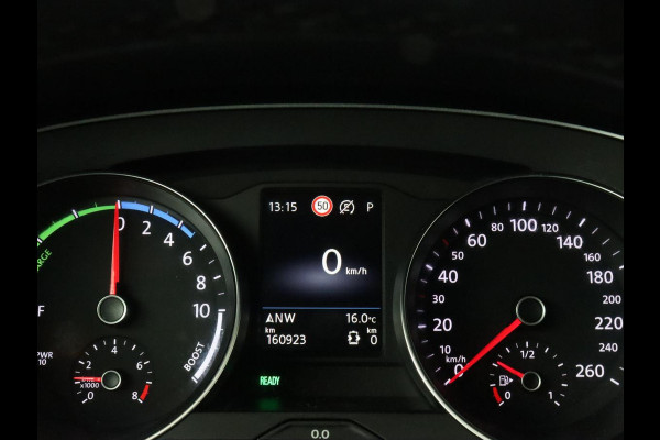 Volkswagen Passat 1.4 TSI GTE | Standkachel | Adaptive cruise | Stoelverwarming | Camera | Matrix LED | Carplay | Side Assist | Massage | PDC | Navigatie | PHEV | Plug In
