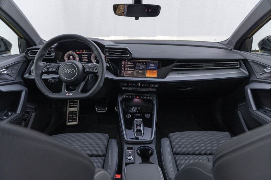 Audi A3 Sportback 45 TFSI-e 272pk Competition Pano S-stoelen S-line LED ACC