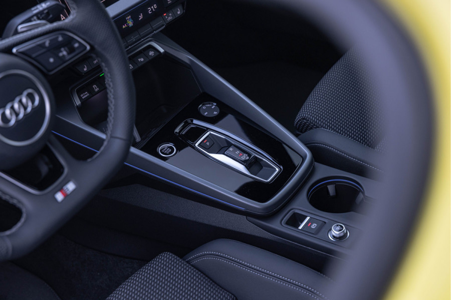 Audi A3 Sportback 45 TFSI-e 272pk Competition Pano S-stoelen S-line LED ACC