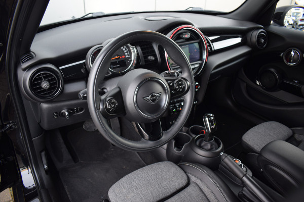 MINI Mini 1.5 Cooper 60 Years Edition | 5 Deurs | Half Leer | Stoelverw. | Apple CarPlay