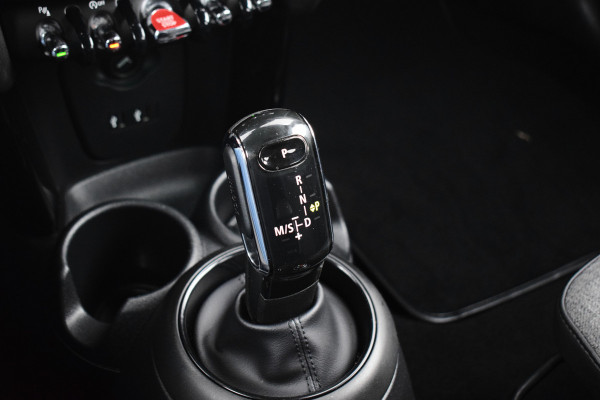 MINI Mini 1.5 Cooper 60 Years Edition | 5 Deurs | Half Leer | Stoelverw. | Apple CarPlay