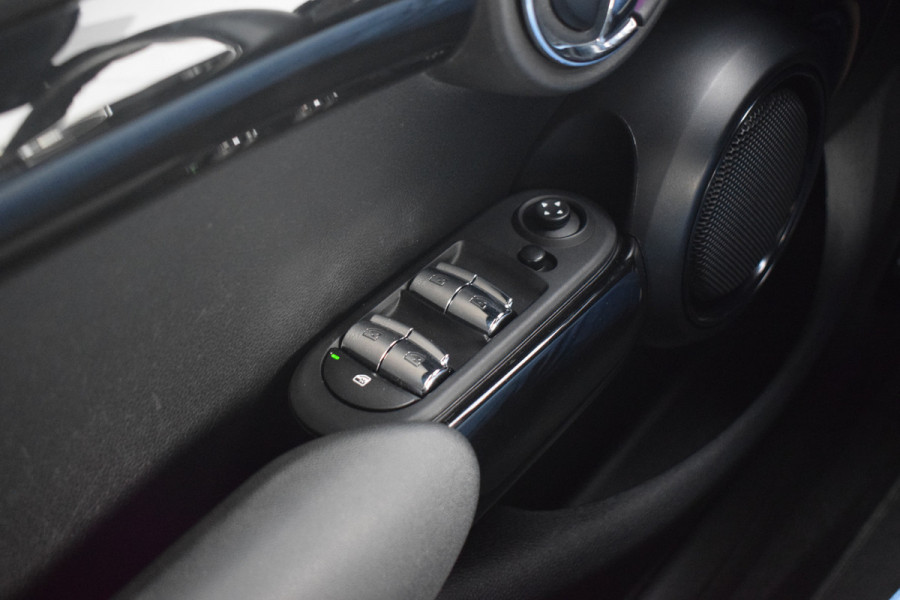 MINI Mini 1.5 Cooper 60 Years Edition | 5 Deurs | Half Leer | Stoelverw. | Apple CarPlay