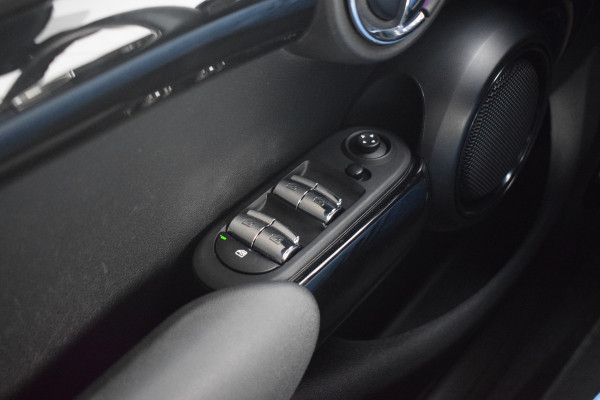 MINI Mini 1.5 Cooper 60 Years Edition | 5 Deurs | Half Leer | Stoelverw. | Apple CarPlay
