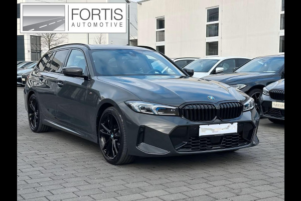 BMW 3 Serie Touring 320d xDrive M-SPORT ** LED, NAVI+, PANORAMA, HuD, TREKH, 19-inch LMV, DRAVIT GRAU ** 1e EIG - UNFALLFREI ** ** INFORMEER OOK NAAR ONZE AANTREKKELIJKE FINANCIAL-LEASE TARIEVEN **