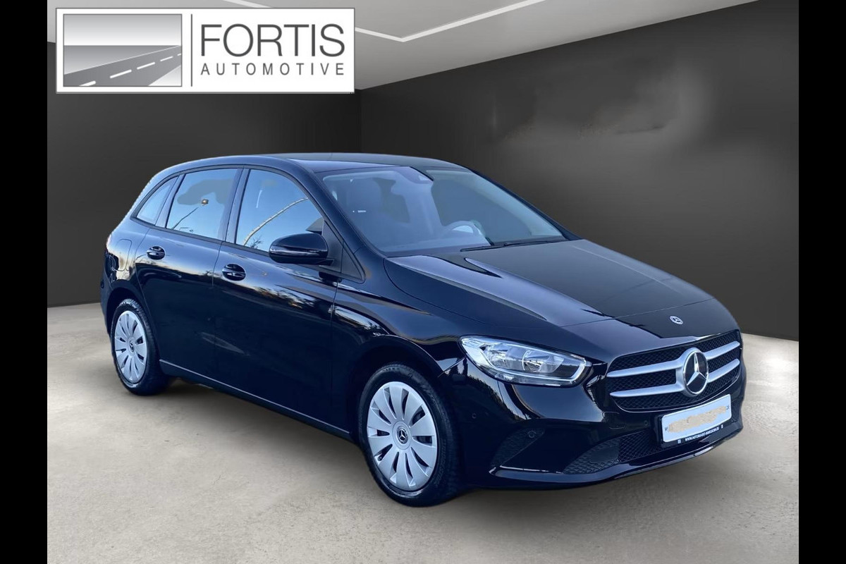 Mercedes-Benz B-Klasse 250e Business ** APPLE/ANDROID - NAVI - HALF-LEDER - SPOORASS - CRUISE ** 1e EIG - UNFALLFREI ** ** INFORMEER OOK NAAR ONZE AANTREKKELIJKE FINANCIAL-LEASE TARIEVEN **