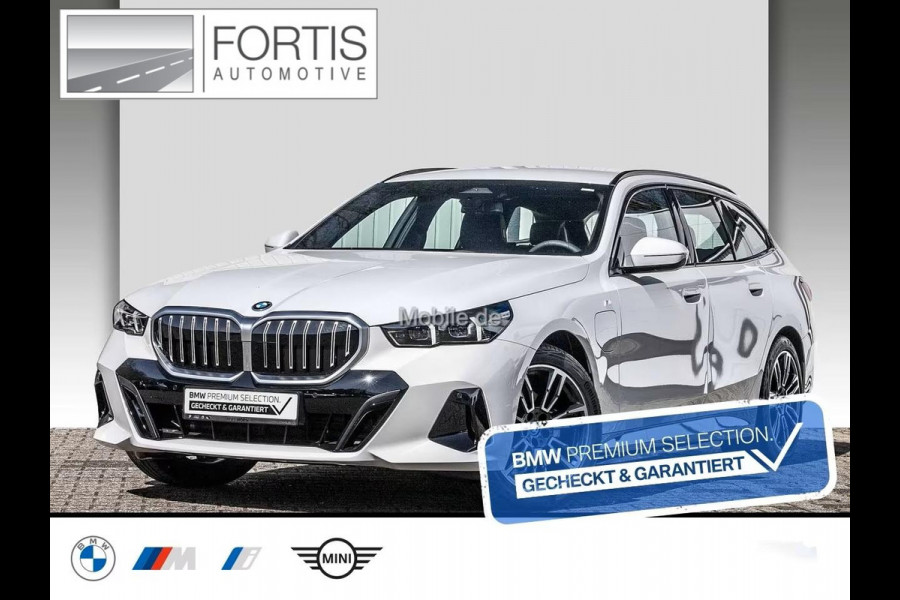 BMW 5 Serie Touring 530e xDrive M-SPORT ** LED, NAVI+, LEDER, 19-inch LMV, ALARM, M-ONDERSTEL ** 1e EIG - UNFALLFREI - € 17.900,= onder NP ** ** INFORMEER OOK NAAR ONZE AANTREKKELIJKE FINANCIAL-LEASE TARIEVEN **