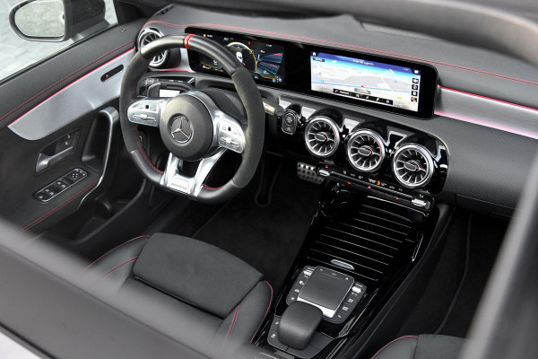 Mercedes-Benz CLA-Klasse 35 AMG 4MATIC. Pano, Distro+, 360, Multibeam, Sfeer, Dodeh, CarPlay!