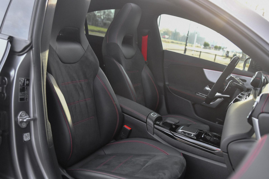 Mercedes-Benz CLA-Klasse 35 AMG 4MATIC. Pano, Distro+, 360, Multibeam, Sfeer, Dodeh, CarPlay!
