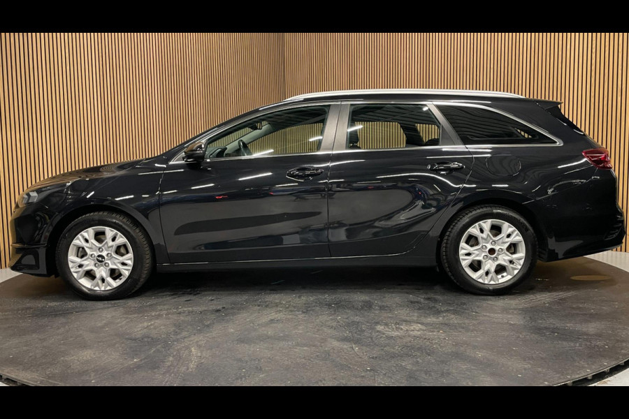 Kia Ceed Sportswagon 1.5 T-GDi DynamicLine|160PK|TREKH.|CARPLAY+ANDROID|CAMERA|CLIMATE+CRUISE CONTROL|1E EIG.|INCL.BTW|NL AUTO|NAP