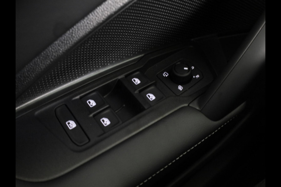 Volkswagen Tiguan 1.5 eHybrid Life Edition 204 PK | Automaat (DSG) | Panoramadak | Navigatie | Elektrische klep