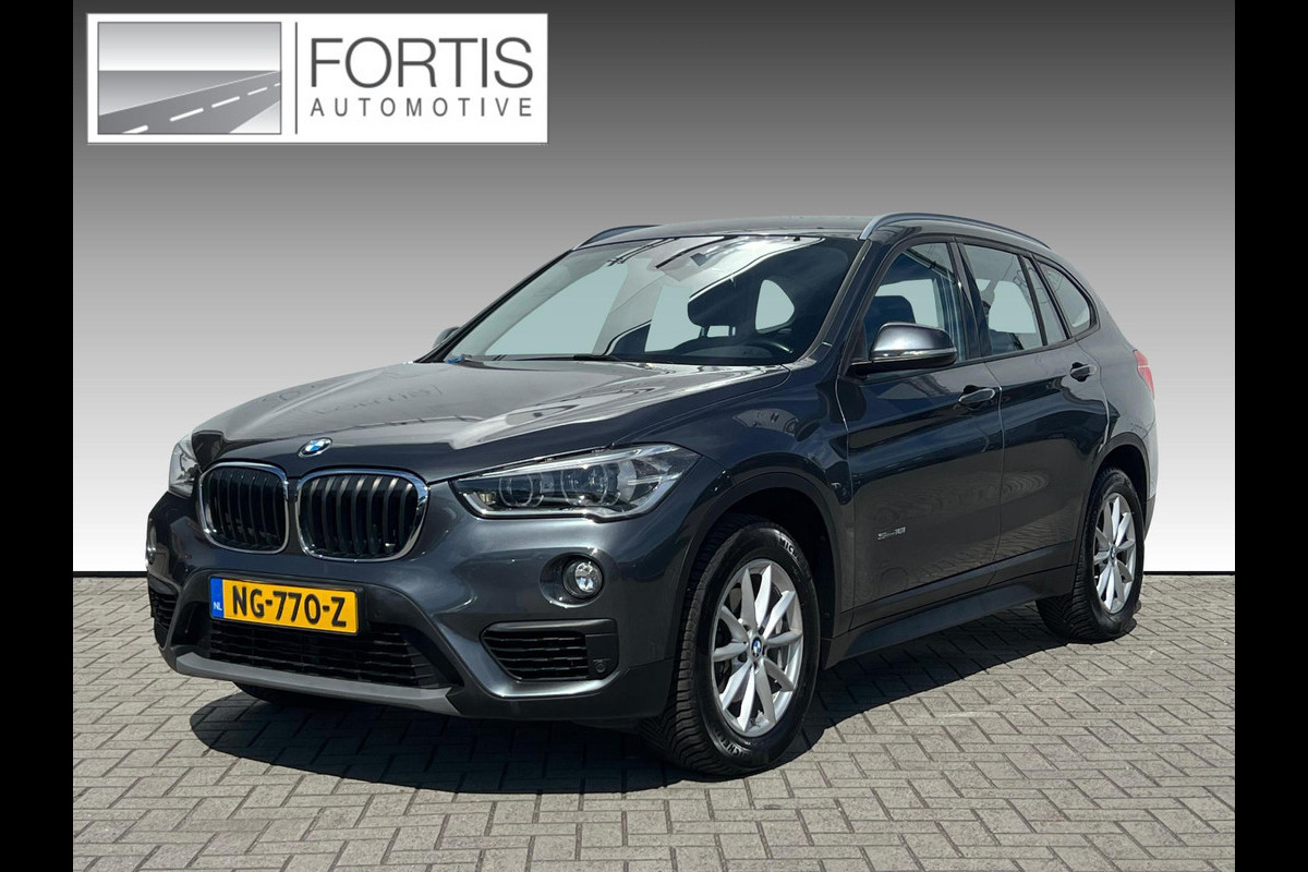 BMW X1 sDrive18i Centennial High Executive NL AUTO | CAMERA | STOELVERW | NAVI | TREKHAAK |