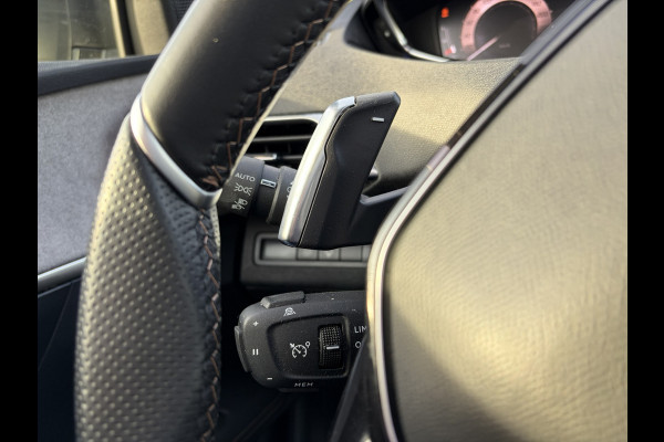 Peugeot 3008 1.6 PureTech GT Alcantara | Massagestoel | Pano | Camera achter | Nightvision