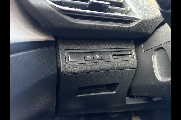 Peugeot 3008 1.6 PureTech GT Alcantara | Massagestoel | Pano | Camera achter | Nightvision