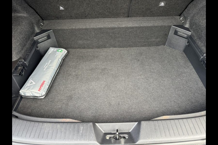 Nissan QASHQAI 1.3 MHEV Xtronic Business Premium Automaat Full LED Adaptive cruise Climate Stoel- en stuurverwaming Pano Navi
