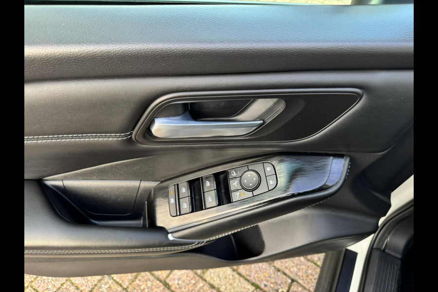 Nissan QASHQAI 1.3 MHEV Xtronic Business Premium Automaat Full LED Adaptive cruise Climate Stoel- en stuurverwaming Pano Navi