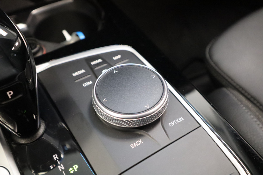 BMW 1-serie 118i Business Edition Cruise/Climate PDC NAP 18''LM 24 maanden garantie mogelijk (*vraag naar de voorwaarden)