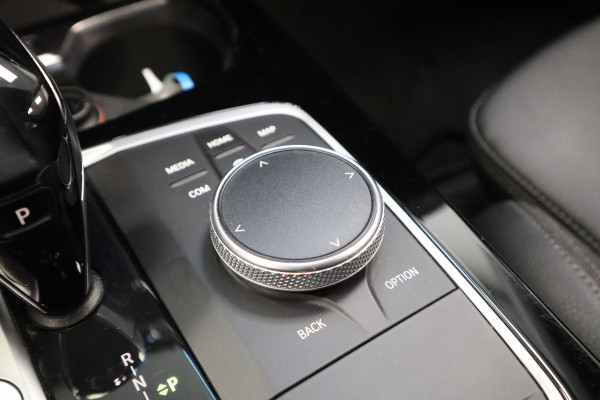 BMW 1-serie 118i Business Edition Cruise/Climate PDC NAP 18''LM 24 maanden garantie mogelijk (*vraag naar de voorwaarden)