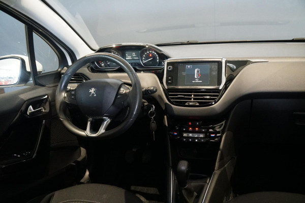 Peugeot 208 1.2 PureTech Allure + PANORAMA