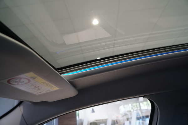 Peugeot 208 1.2 PureTech Allure + PANORAMA