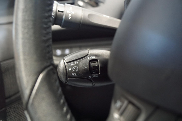 Peugeot 208 1.2 PureTech Allure + PANORAMA