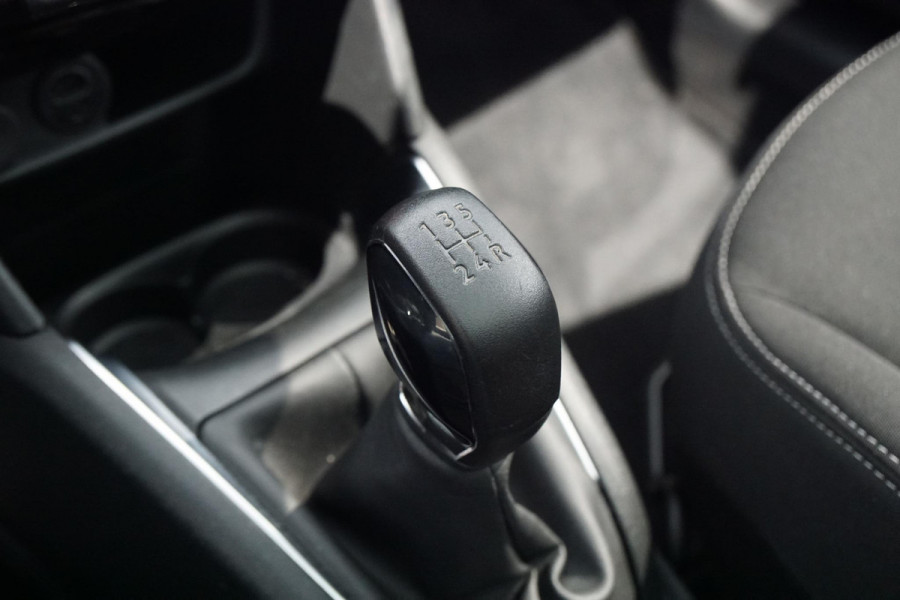 Peugeot 208 1.2 PureTech Allure + PANORAMA