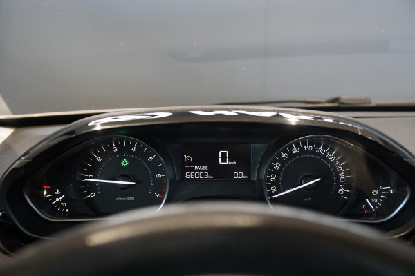 Peugeot 208 1.2 PureTech Allure + PANORAMA