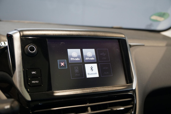 Peugeot 208 1.2 PureTech Allure + PANORAMA