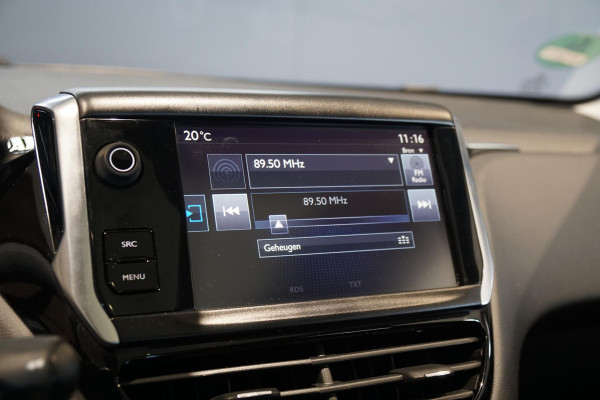 Peugeot 208 1.2 PureTech Allure + PANORAMA