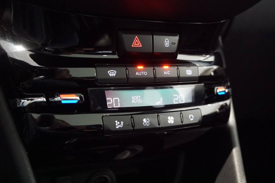 Peugeot 208 1.2 PureTech Allure + PANORAMA