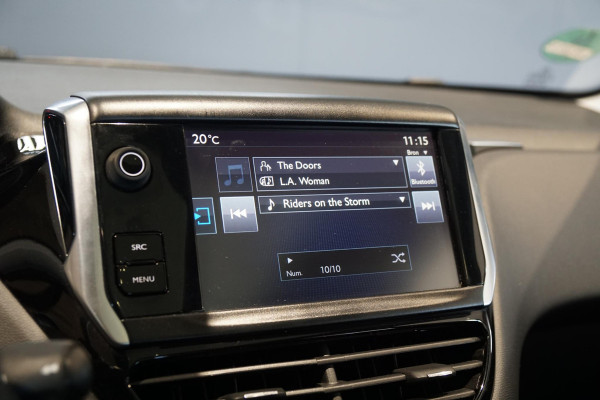 Peugeot 208 1.2 PureTech Allure + PANORAMA